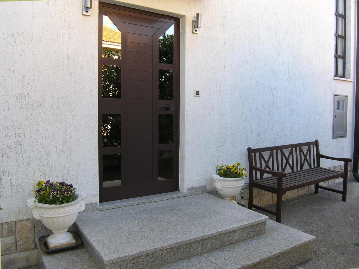 Apartments Mari With Terrace Baška Exterior foto