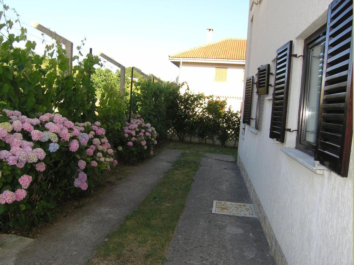 Apartments Mari With Terrace Baška Exterior foto